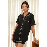 SNOOZE OFF Shorty Damen Pyjama in Schwarz mit Kontrastpaspel aus 100 % Baumwolle (2 tlg., 1 Stück) Schlafanzug mit kurzarm Hemd & Shorts
