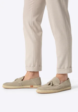 Wittchen Herren-Loafer aus beigefarbenem Wildleder mit Quaste