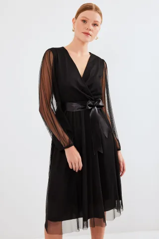 Midi-Tüllkleid mit Schleife und V-Ausschnitt