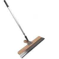 WO-WE Flächenspachtel Großflächenrakel 560mm Stehrakel Zahnrakel PL230 (Set, Rakel mit Teleskopstiel-St., 1 Großflächenrakel + 1 Teleskopstiel + Stecksystem) Arbeitsbreite 560 mm