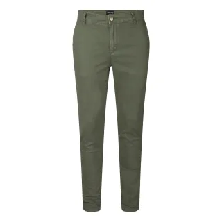 Herren Chino von der Marke Presly & Sun. Die Chino von Presly & Sun besteht aus Bio-Baumwolle und Elastan und hat eine schmale Passform. Die weiche Baumwolle und das Elastan sorgen für einen hohen Tragekomfort. Marke: Presly & SunModellname: Samuel C