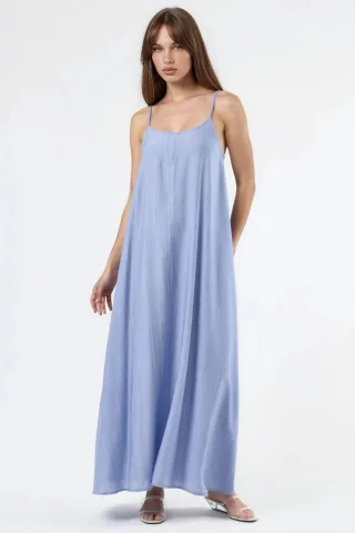 Lässig geschnittenes U-Ausschnitt-Midi-Kleid