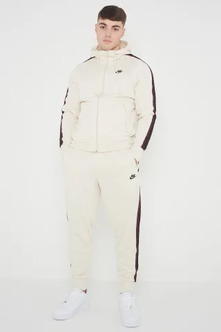 Nike Herren Tribute Poly Trainingsanzug in Creme