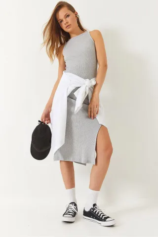 Gestreiftes Ripp-Midikleid mit Schlitz