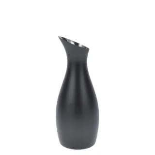 Wasserkaraffe minimalistisch Metall Schwarz 1 Liter | Zone Denmark. Zuverlässiger Getränkespender für Ihren Konferenzraum und Schreibtisch.