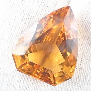 20,58 ct. Citrin Gelber Edelstein Fancy Shield Cut