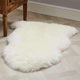 Echter elfenbeinfarbener Schaffell-Teppich, seidig, natürlich, weich und flauschig, echte Wolle