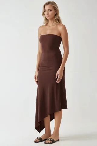 Strapless Bodycon Maxikleid mit asymmetrischem Saum