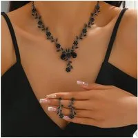 MOPUEA Ohrring und Ketten Set Schmuckset Ohrringe und Strass-Halskette Hochzeitsschmuck-Set (Set, 3-tlg., Ideal für Hochzeiten Partys und als stilvolles Geschenk), Verstellbare Halskette mit leichten Ohrringen für Komfort