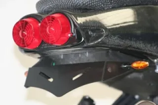R&amp;G Kennzeichenhalter Heckumbau Aprilia RSV 1000 Tuono /R Bj. 2002-2005 Typ:RPB eintragungsfrei