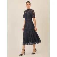 Apart Abendkleid mit blickdichtem Unterkleid