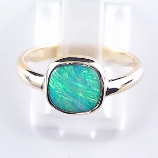 18k Gelbgold Ring mit 1,00 ct Crystal Opal – Eleganter Designer-Ring mit GEM Class Crystal Opal