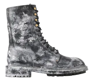 Abgenutzte Leder Schnürstiefel