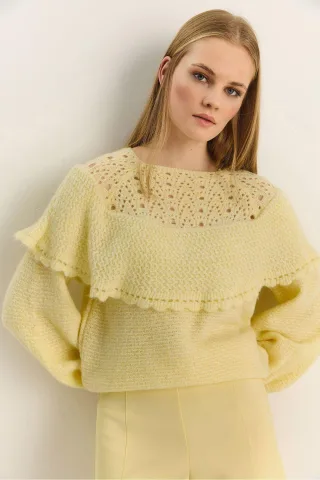 Rippstrick Bootsausschnitt Dicke Sweatshirt mit Rüschen-Detail