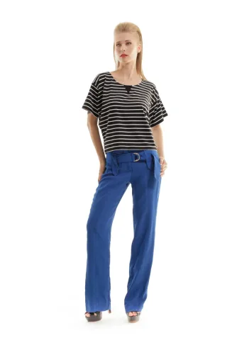 Gesäumte Hose mit Gürtel