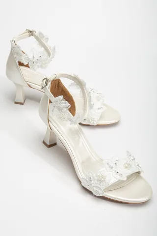 Birdie Lace Kitten Absatz Sandalen