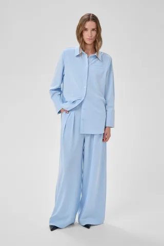 Blau
