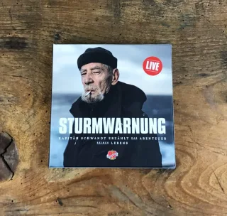 STURMWARNUNG: Kapitän Schwandt erzählt das Abenteuer seines Lebens. [Audio CD] [2016] Schwandt Jürgen Krücken Stefan Böhm Thomas