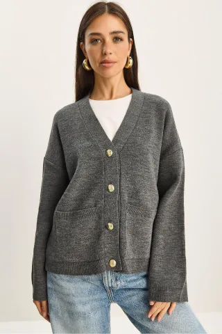 Dicker Rippstrick-V-Ausschnitt-Cardigan mit Knopfverschluss