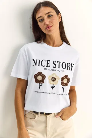 Besticktes Textdruck Lässiges T-Shirt