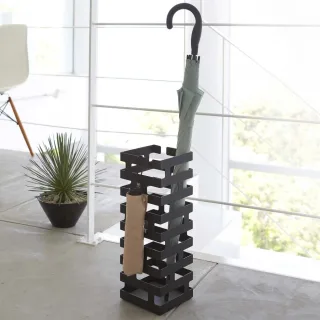 Yamazaki Schirmständer platzsparend 15x43x15cm Metall schwarz Brick. Ein markantes Design-Element für mehr Struktur und Ordnung in Ihrer modernen Diel