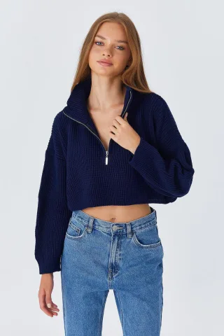 Strukturierter Langarm-Pullover mit Reißverschlusskragen