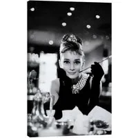 Posterlounge Wandbild Audrey Hepburn in Breakfast at Tiffany's, Celebrity Collection, erhältlich als Poster, Leinwandbild, Wandsticker oder Acrylglasbild