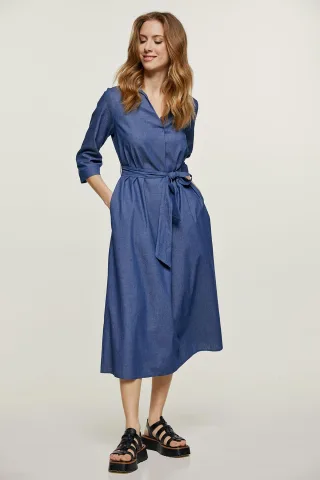 Himmelblaues Midikleid mit Gürtel