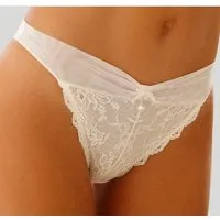 LASCANA Stringtanga Nina in raffinierter Schnittform
