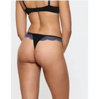 Triumph Slip Comfort Glam String raffinierte Spitze