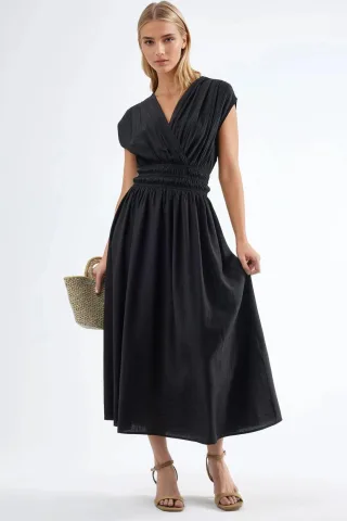 Strukturierte V-Ausschnitt-Midikleid