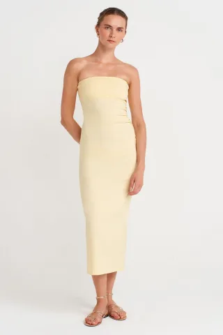 Hüftbetontes Midi-Kleid ohne Träger mit Schlitz