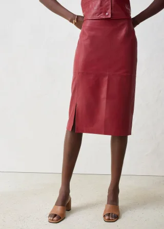 bonprix Lederrock aus Lammnappa, rot, Gr.40, Moderner Lederrock in figurumspielender Form, mit eleganten Schlitz vorne, aus Nappaleder