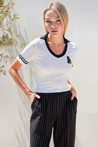 Gesticktes Poloshirt mit strukturiertem Strick