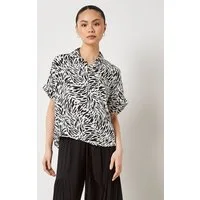 Apricot Klassische Bluse Printed Turn Up Sleeve Shirt mit aufgesetzter Tasche