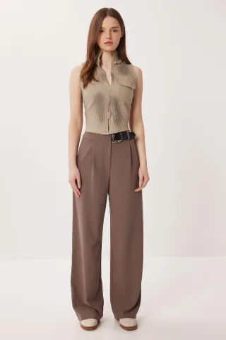 Hoch taillierte weite Palazzo-Hose mit Gürtel