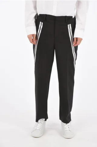 Slim Fit-Hose mit mittelhohem Bund in Schwarz
