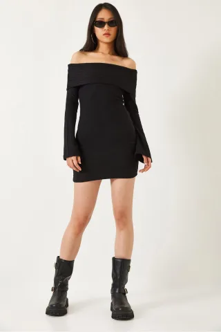 Schulterfreies Slim-Fit-Minikleid