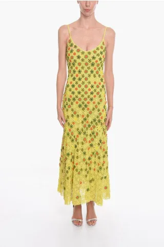 Ausgestelltes Kleid aus Viskose-Häkelarbeit mit perlenbesetztem Blumenmotiv in Grün
