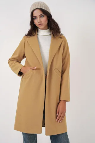 Geknöpfter langer Mantel mit Taschen