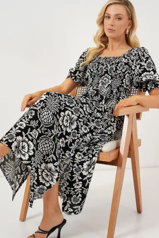 Blumen-Midikleid mit quadratischem Kragen und Schlitz