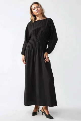 Langärmliges Maxikleid mit Rundhalsausschnitt