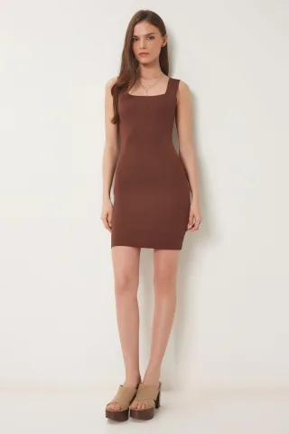 Rippengestreiftes Bodycon-Minikleid mit quadratischem Kragen