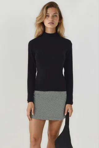 Ultraweicher Touch Slim Fit Rollkragen Strickoberteil