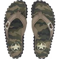 Gumbies Original in Camouflage T-Strap-Zehentrenner aus recycelten Materialien hergestellt, stabile Gummisole