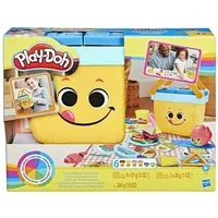 Hasbro Knetform-Set Play-Doh Korbi der Picknick-Korb, mit Ausstechform, Stempel, Förmchen