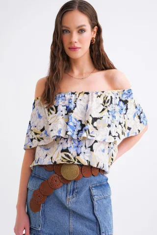 Bluse mit Blumenmuster und schulterfreiem Design