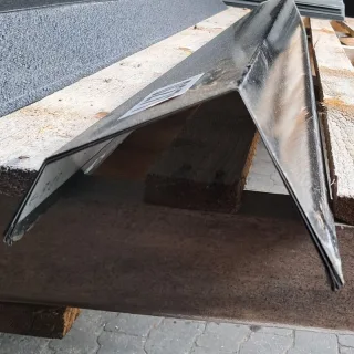 Ortgang | 2,00 m Länge | Tiefschwarz ( RAL 9005 )