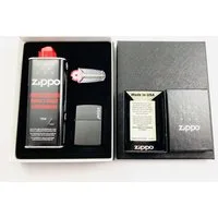 Zippo Feuerzeug Zippo matt schwarz mit Logo Geschenkset Sturmfeuerzeug