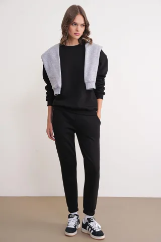 Basic Sweatshirt- und Jogger-Zweiteiler